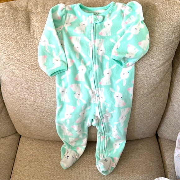 Bunny/Easter Fleece Footed Pajamas - 6-9 months - Picture 1 of 3
